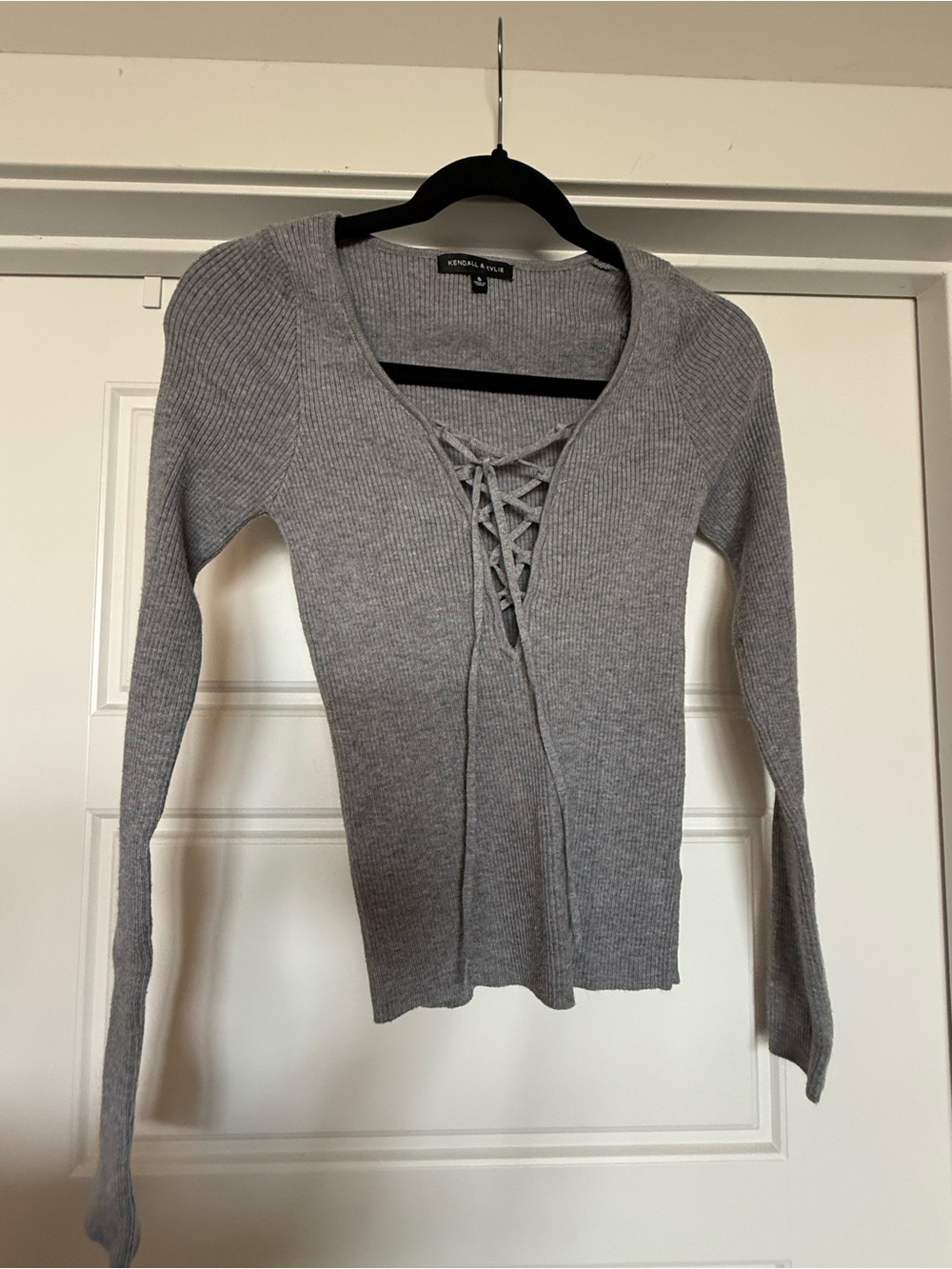 Kendall & Kylie Light Gray Lace-Up Ribbed Long Sleeve Top
